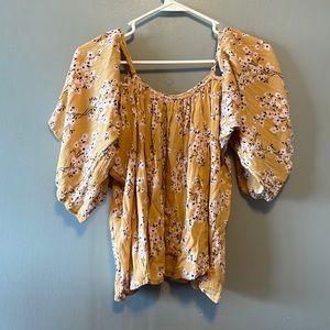 5/$25 Billabong open shoulder top size small